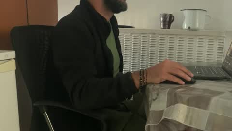 Snapshot of tarkan198 chatting on November 2025 09:00:02 AM tarkan198 online show from November 2025 09:00:02 AM