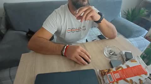 Snapshot of tarkan198 chatting on November 2025 12:27:02 PM tarkan198 online show from November 2025 12:27:02 PM