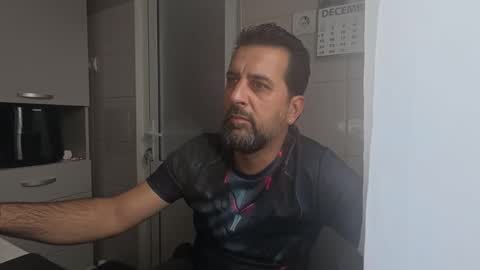 Snapshot of tarkan198 chatting on December 2025 12:00:02 PM tarkan198 online show from December 2025 12:00:02 PM