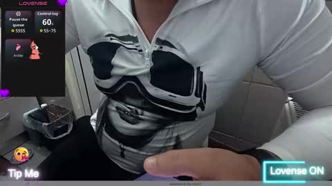 Snapshot of tarkan198 chatting on January 2026 05:27:02 PM tarkan198 online show from January 2026 05:27:02 PM