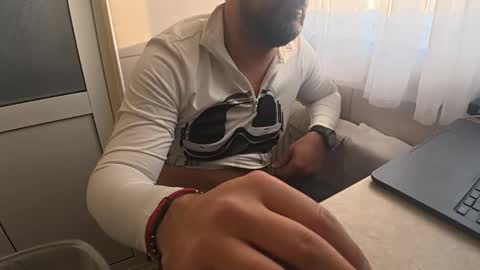 Snapshot of tarkan198 chatting on January 2026 07:02:01 AM tarkan198 online show from January 2026 07:02:01 AM