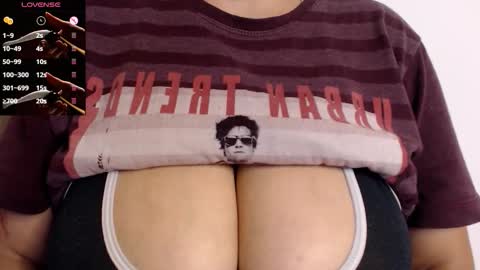 Snapshot of tarrant_ chatting on November 2025 12:11:01 AM tarrant_ online show from November 2025 12:11:01 AM