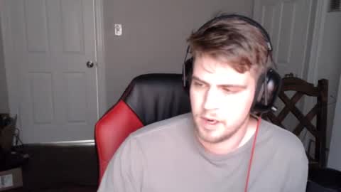 tarus333 online show from December 2024 07:46:02 PM