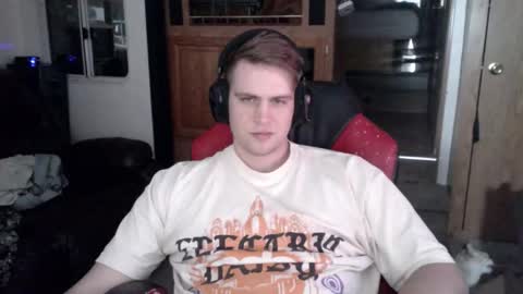 tarus333 online show from February 2026 07:25:01 AM