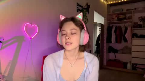 Darlin online show from March 2026 10:45:01 PM