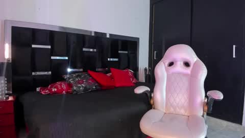 tashasant online show from November 2025 08:30:01 PM