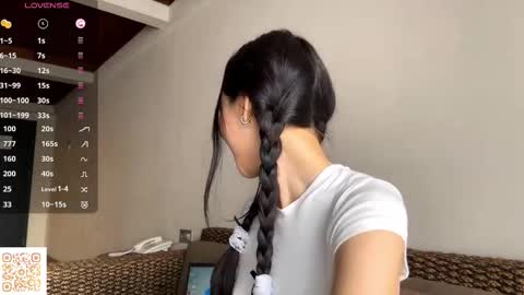 Viola online show from November 2025 04:13:02 AM