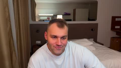 My shows 2100500 UTC3 online show from November 2025 06:08:01 PM