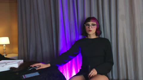 Snapshot of tati_cardenas chatting on March 2025 07:30:02 AM AME online show from March 2025 07:30:02 AM