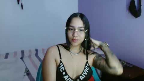 Snapshot of tatiana_quiroz chatting on October 2025 09:57:02 PM TATI online show from October 2025 09:57:02 PM