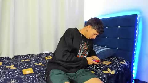 tatiiana_n_damian online show from September 2025 01:57:02 PM