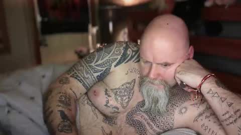 Tattooeddilf 01 online show from December 2025 12:48:01 AM