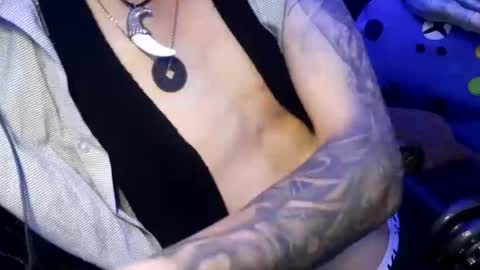 Snapshot of tattooman777 chatting on October 2025 05:21:02 AM Jean pool online show from October 2025 05:21:02 AM