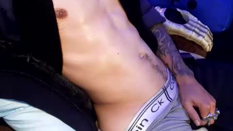 Snapshot of tattooman777 chatting on November 2025 10:24:01 AM Jean pool online show from November 2025 10:24:01 AM