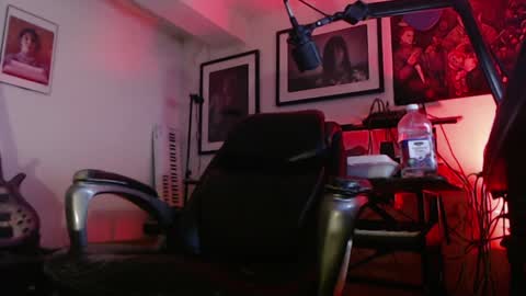 Tatusimian online show from February 2025 09:16:01 AM