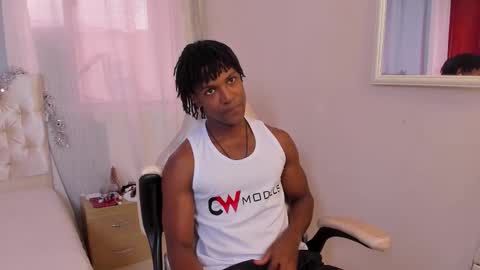 tau_montes online show from December 2025 04:34:02 PM