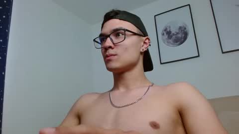 Snapshot of taurus4k chatting on December 2024 09:17:01 PM taurus4k online show from December 2024 09:17:01 PM