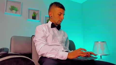 tayer_bennet online show from September 2025 04:36:01 AM