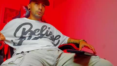 tayer_bennet online show from October 2025 07:22:02 PM