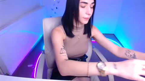 Tayla online show from October 2025 12:37:01 PM