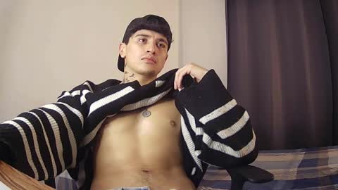 Snapshot of taylor_024 chatting on May 2026 08:01:01 AM independent model online show from May 2026 08:01:01 AM