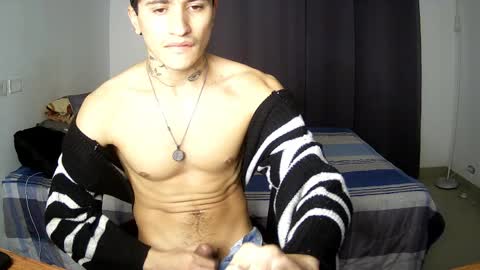 Snapshot of taylor_024 chatting on May 2026 12:30:02 AM independent model online show from May 2026 12:30:02 AM