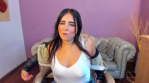 Taylor Bennet online show from October 2025 12:13:02 PM