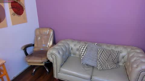 Taylor Bennet online show from October 2025 12:05:01 PM