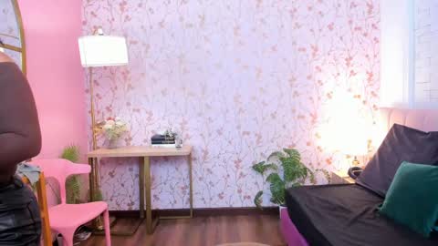 Taylor Bennet online show from April 2026 06:10:01 PM