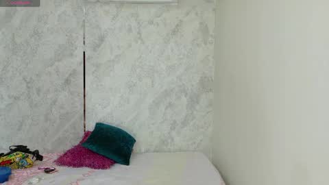 taylor_gil0 online show from May 2026 01:06:01 PM