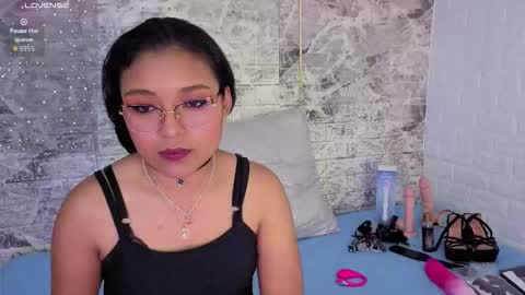 Tay online show from November 2025 03:08:02 AM