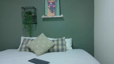 TAYLOR  online show from November 2025 11:42:01 AM