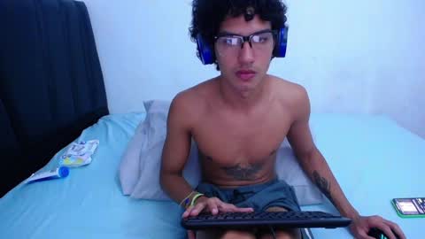 Tayron online show from February 2025 06:16:01 PM