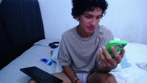 Tayron online show from March 2025 06:48:01 PM