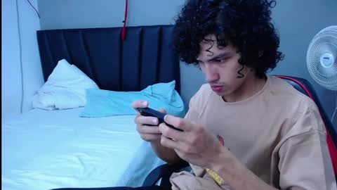 Tayron online show from October 2025 06:49:02 PM