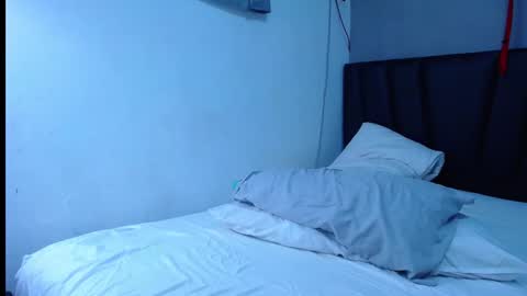 Tayron online show from November 2025 06:08:01 PM