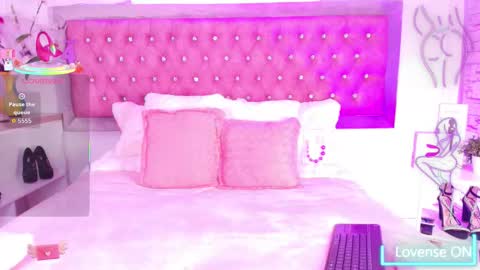 Sofia online show from September 2025 12:50:01 PM