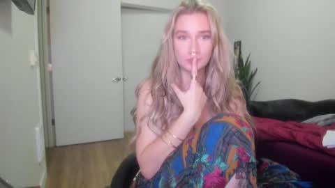 Katy online show from December 2024 04:27:02 AM