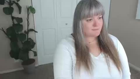 teases online show from October 2025 05:33:01 PM