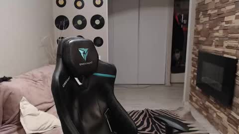 Teddy online show from November 2025 02:50:02 AM