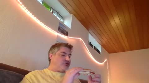 Snapshot of teeforyou chatting on February 2025 07:41:01 AM Peter online show from February 2025 07:41:01 AM