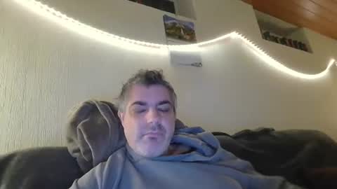 Snapshot of teeforyou chatting on October 2025 10:43:02 PM Peter online show from October 2025 10:43:02 PM