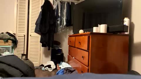 Twizzler online show from November 2025 03:18:02 AM