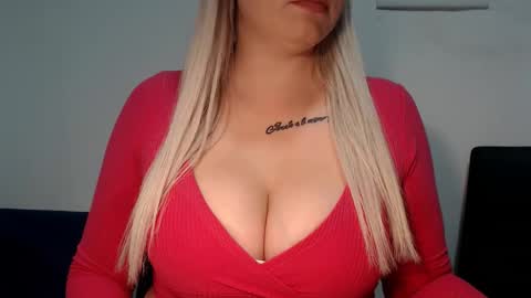 Teeyara  online show from October 2025 04:25:02 PM