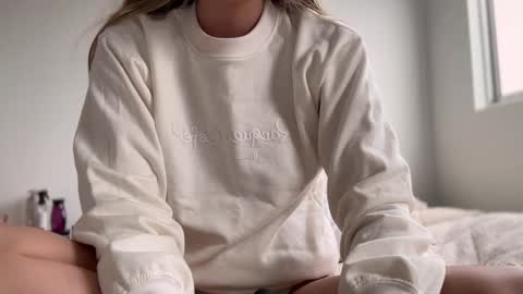 Amy No penetration Virgiin giirl online show from October 2025 11:43:01 AM