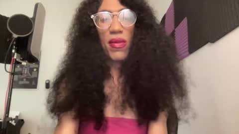 Tehani Bentley online show from November 2025 10:51:01 PM