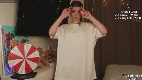 Sarah     online show from October 2025 03:39:02 AM