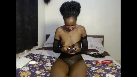 Snapshot of tempting_vibe chatting on April 2026 04:02:02 PM tempting_vibe online show from April 2026 04:02:02 PM
