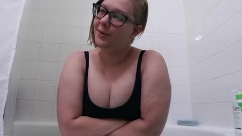 Pixie and Tentacle Overlord online show from June 2026 06:18:02 PM