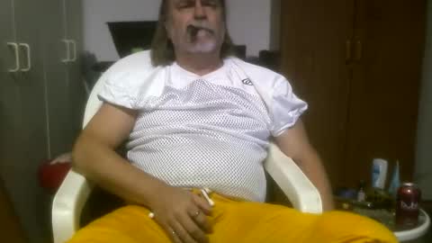 Snapshot of tennredneck chatting on December 2024 04:56:02 AM Tennredneck online show from December 2024 04:56:02 AM